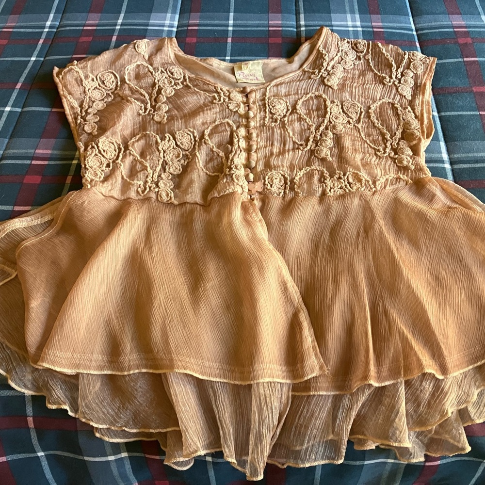 Flouncy mauve top